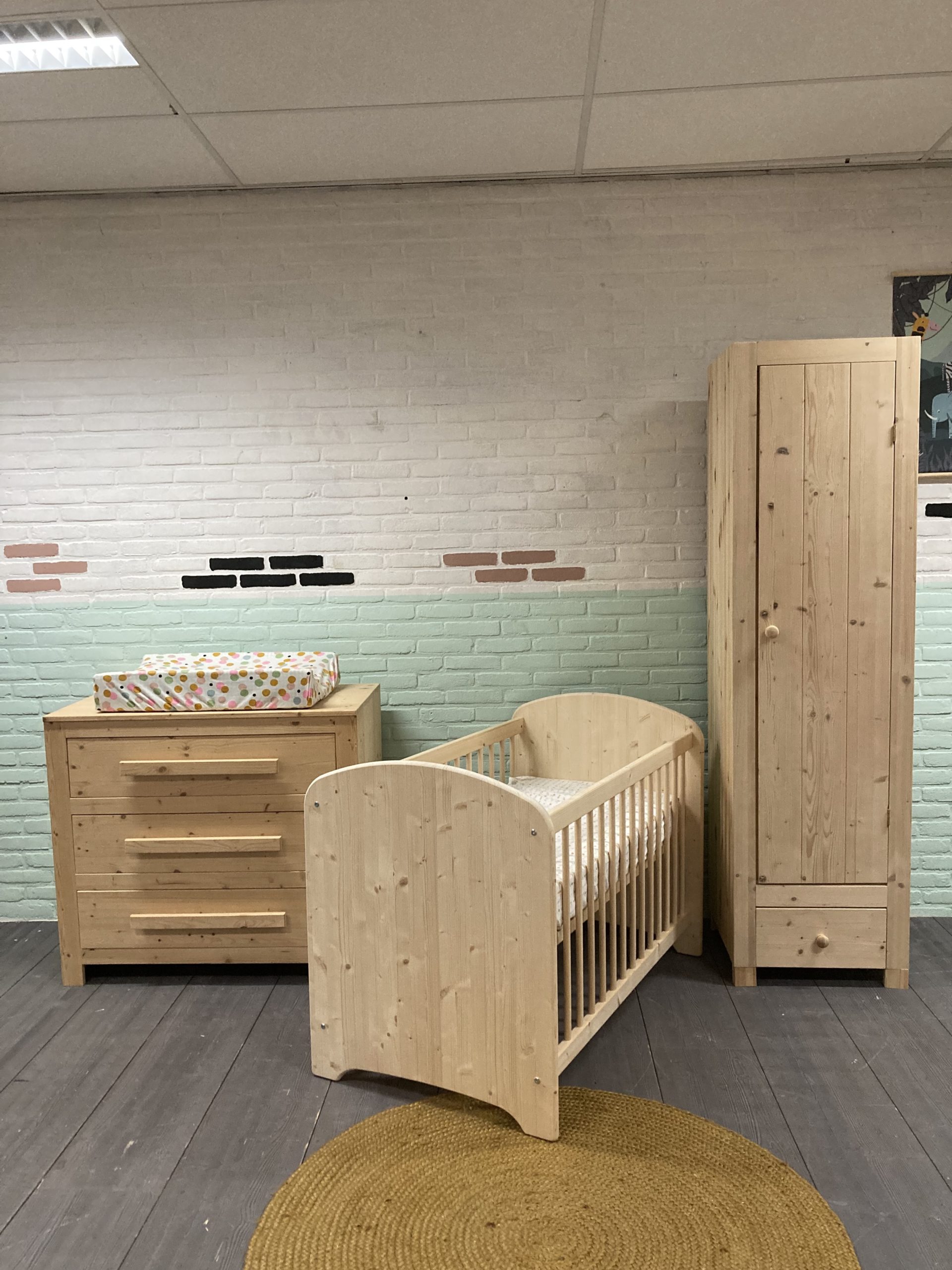 Werkwijze steekpenningen straf Complete babykamer, 1 deurs kast + commode Tamar + ledikant Ameland |  Blankhoutmeubelhal