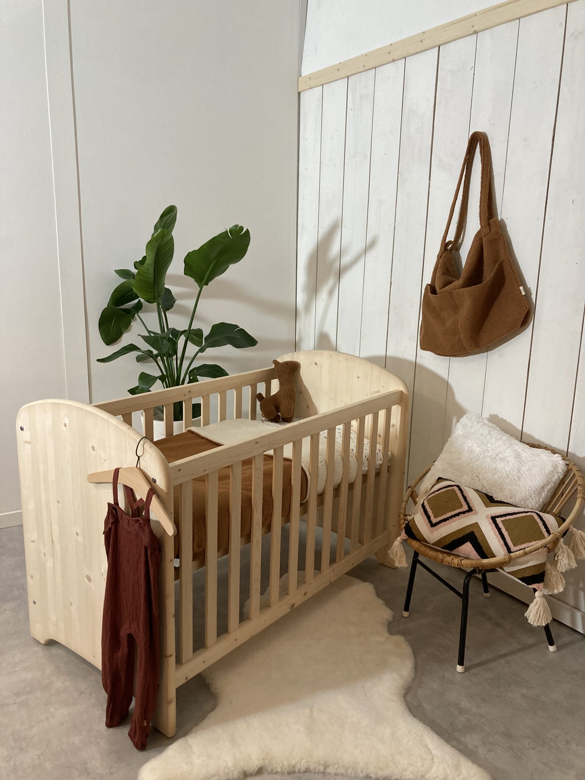 eerlijk Sport Junior Complete babykamer, 1 deurs kast + commode met deurtjes + ledikant Emma |  Blankhoutmeubelhal