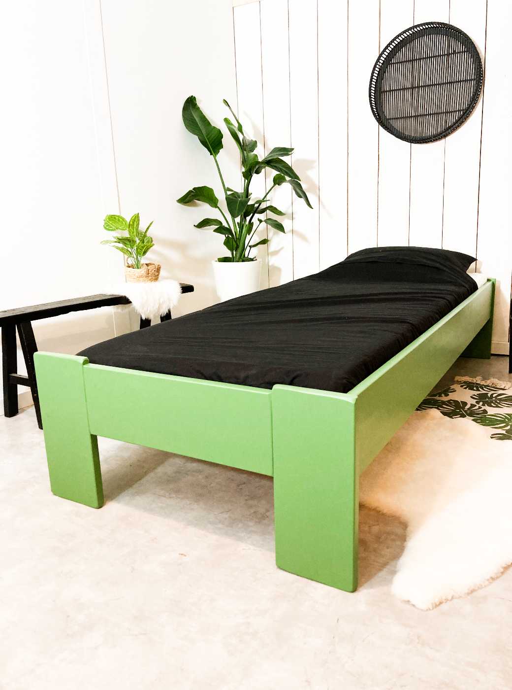 over Soldaat pk Showmodel bed Harm A+A 90×220 groen | Blankhoutmeubelhal